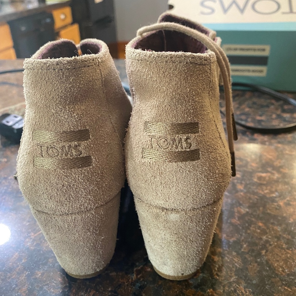 Toms wedges size 8.5 worn once